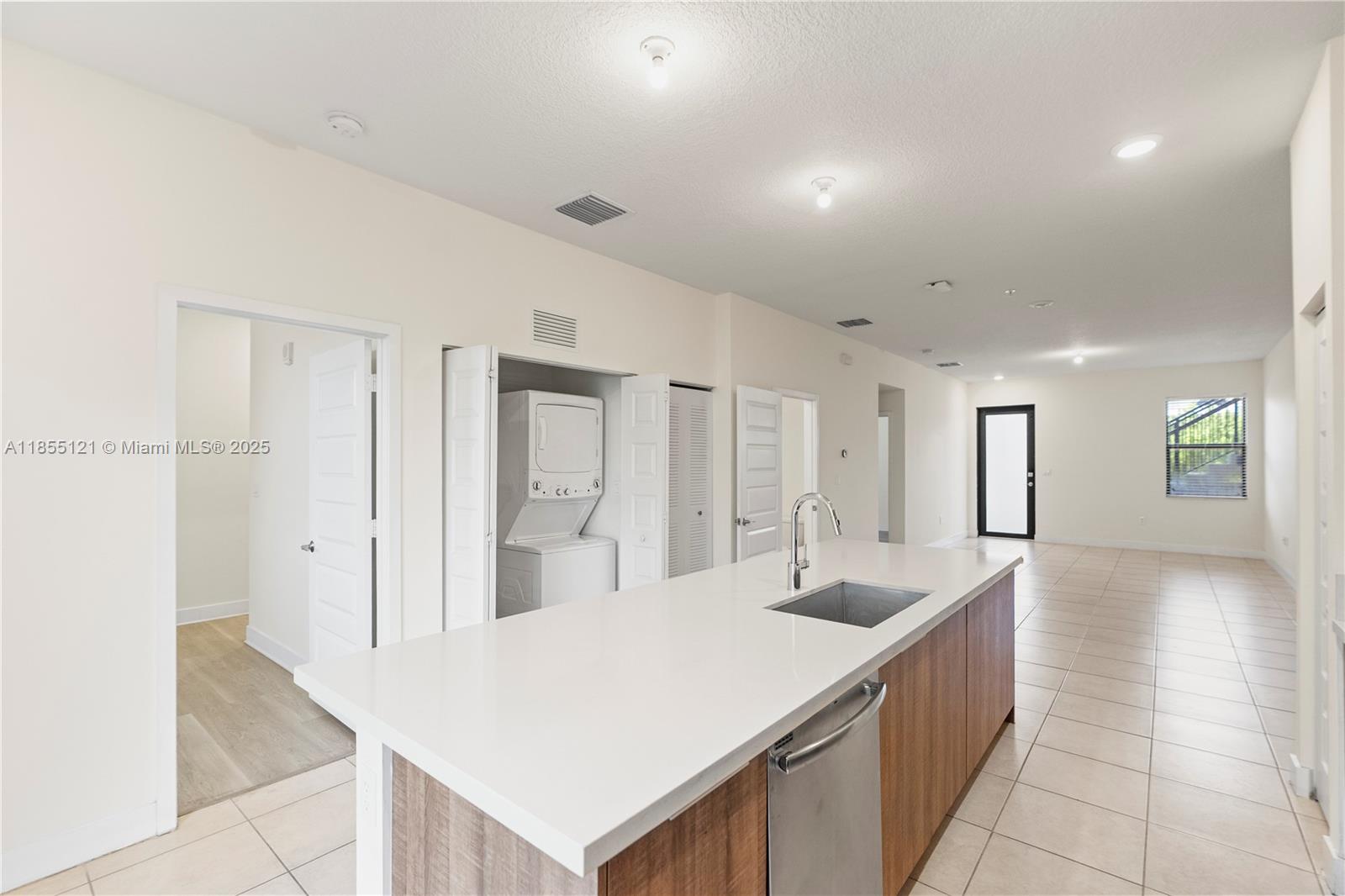 APEX AT PARK CENTRAL COND - Residential