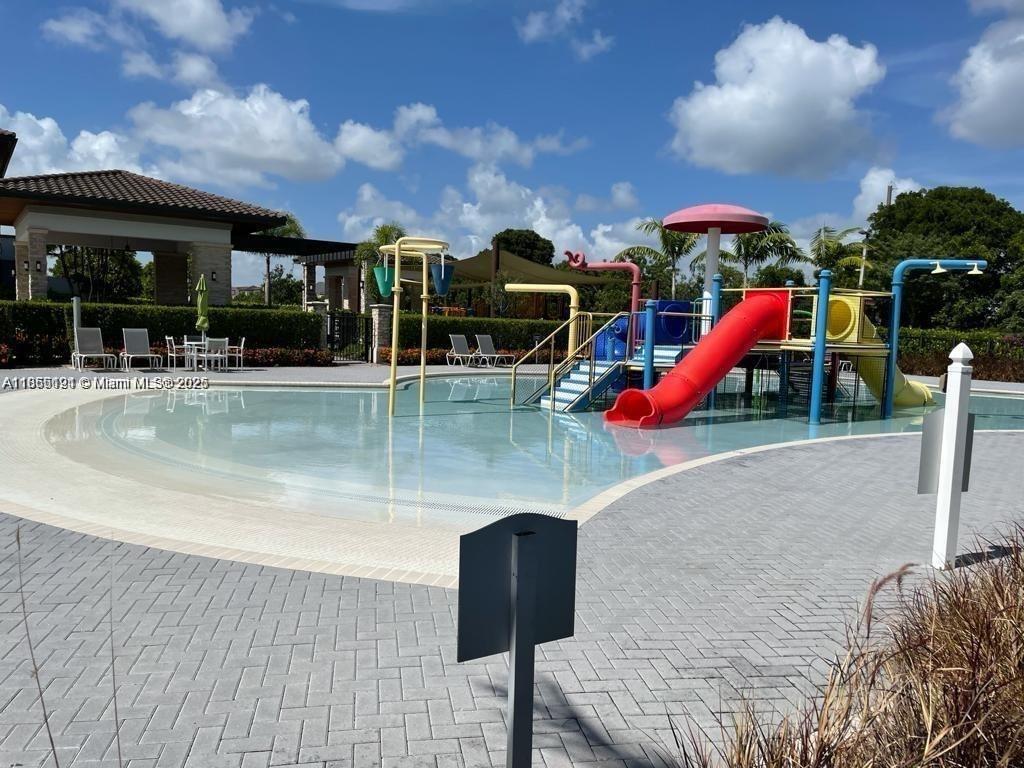 APEX AT PARK CENTRAL COND - Residential