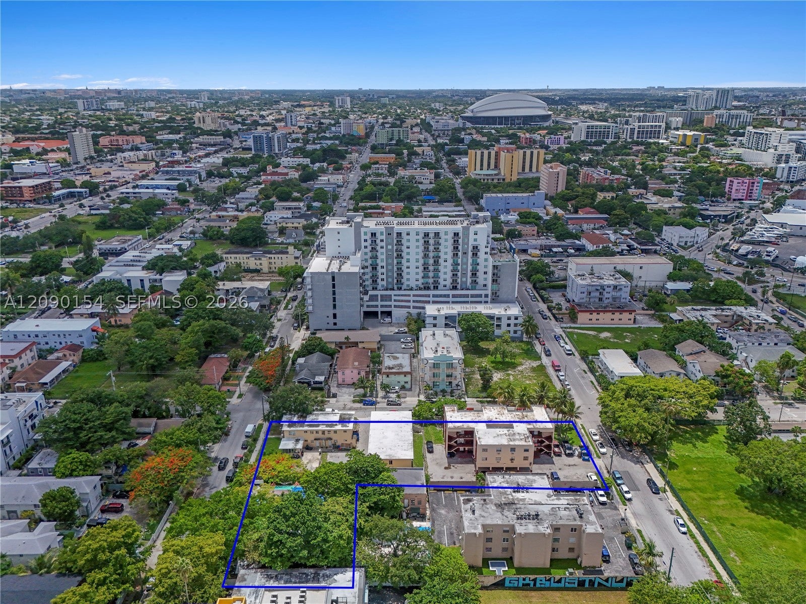 690 NW 3rd St