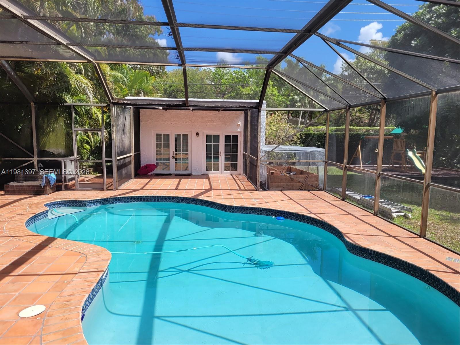 CORAL GABLES SEC E - Residential