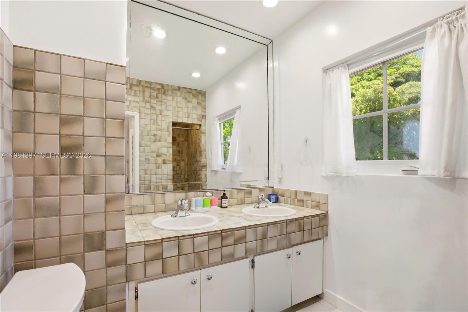 CORAL GABLES SEC E - Residential