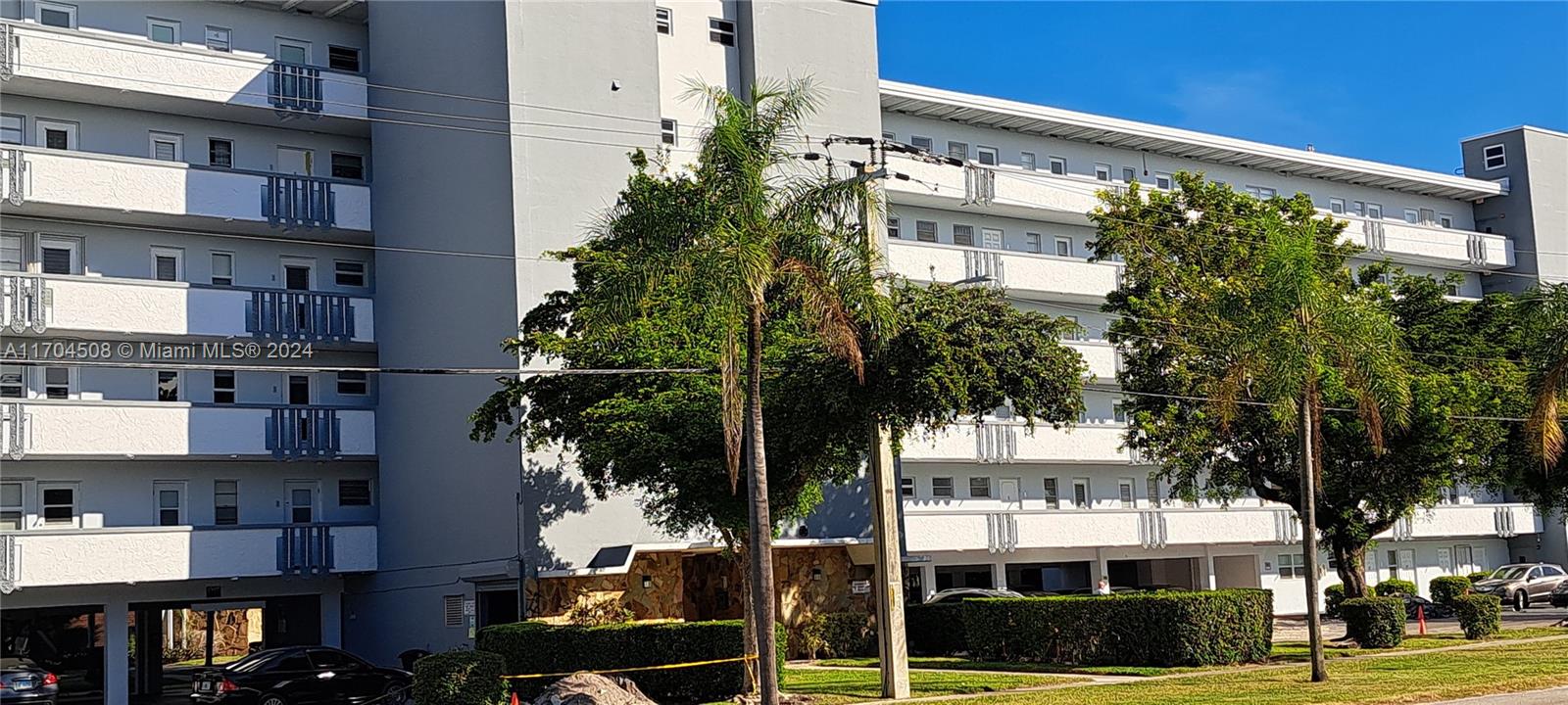 1425 Atlantic Shores Blvd 307, Hallandale Beach, Broward County, Florida - 1 Bedrooms  
2 Bathrooms - 