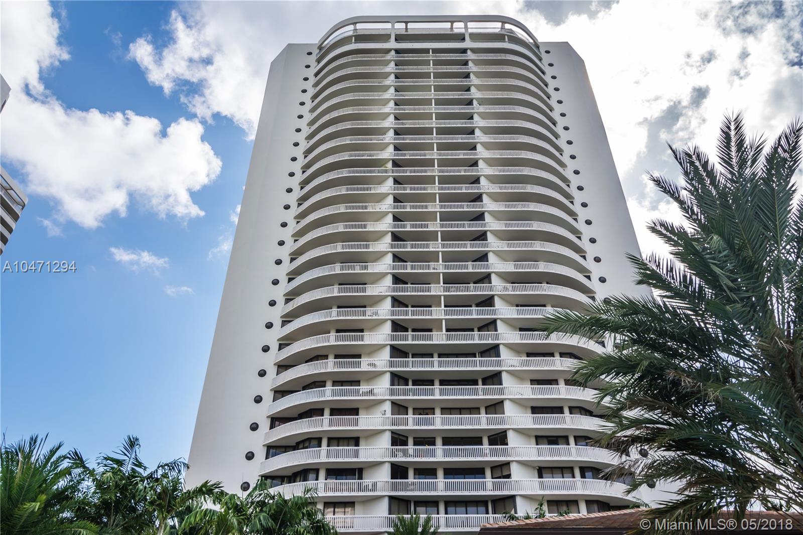 SPECTACULAR VIEWS FROM THIS AMAZING HIGH FLOOR UNIT IN VERY DESIRABLE 2800 BUILDING AT WILLIAMS ISLAND.