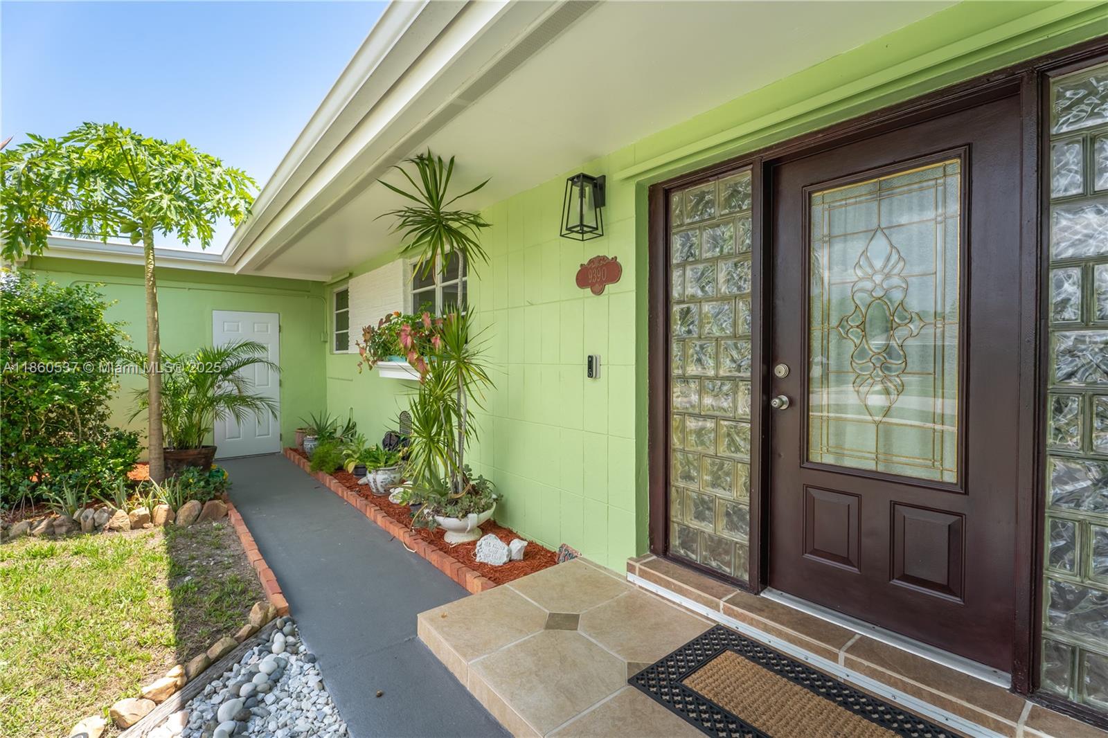 9390 Dominican Dr