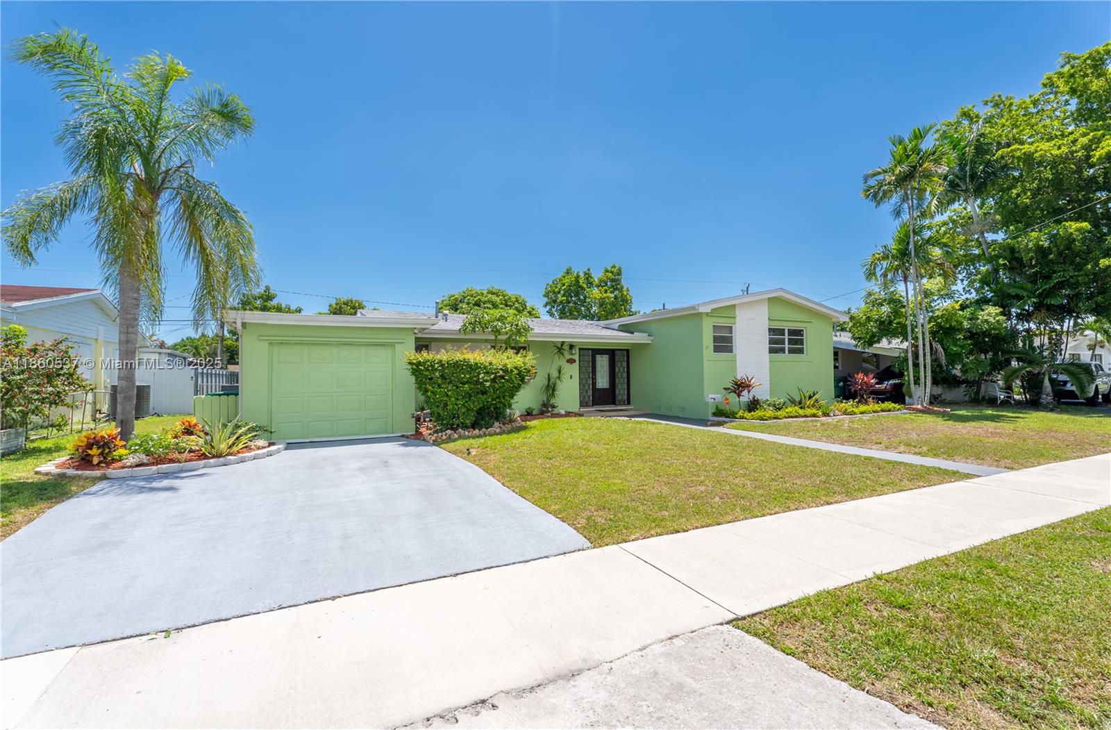 9390 Dominican Dr