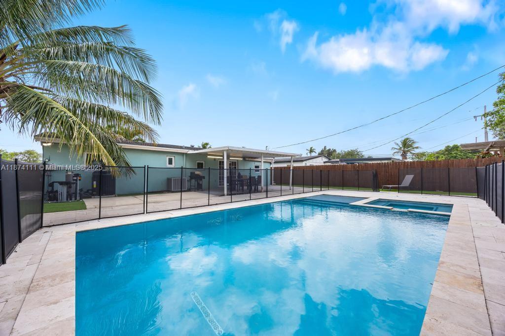 PLAYLAND ISLES - Residential