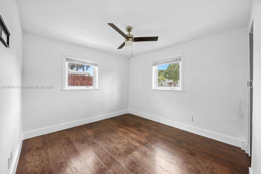 PLAYLAND ISLES - Residential