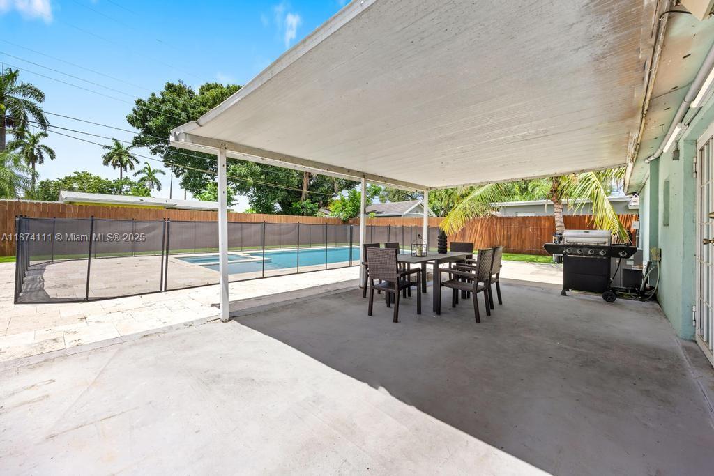 PLAYLAND ISLES - Residential