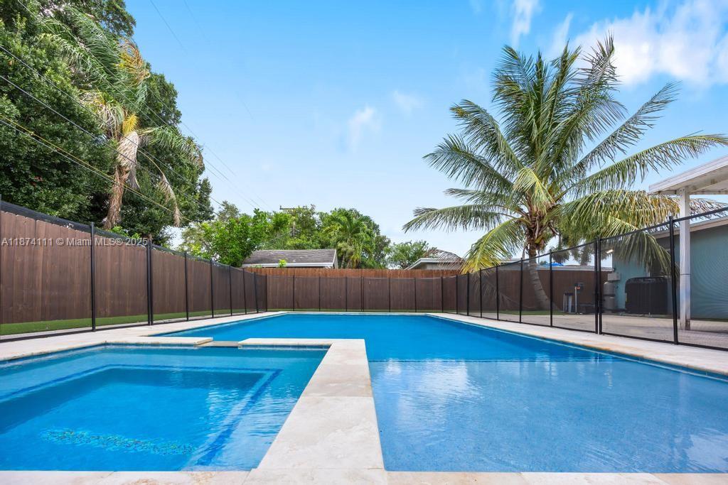 PLAYLAND ISLES - Residential