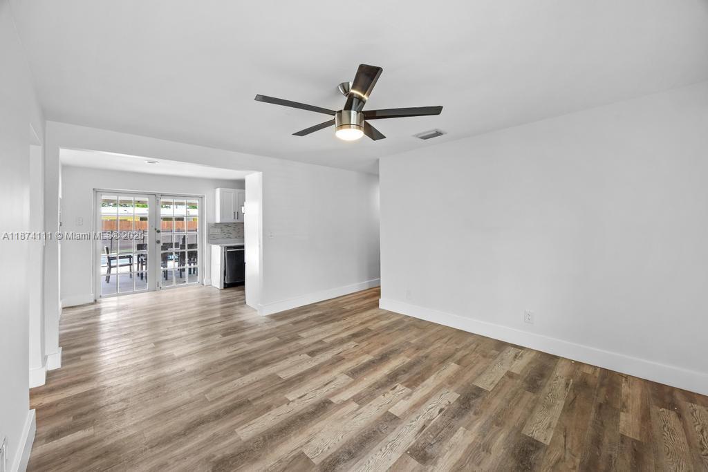 PLAYLAND ISLES - Residential