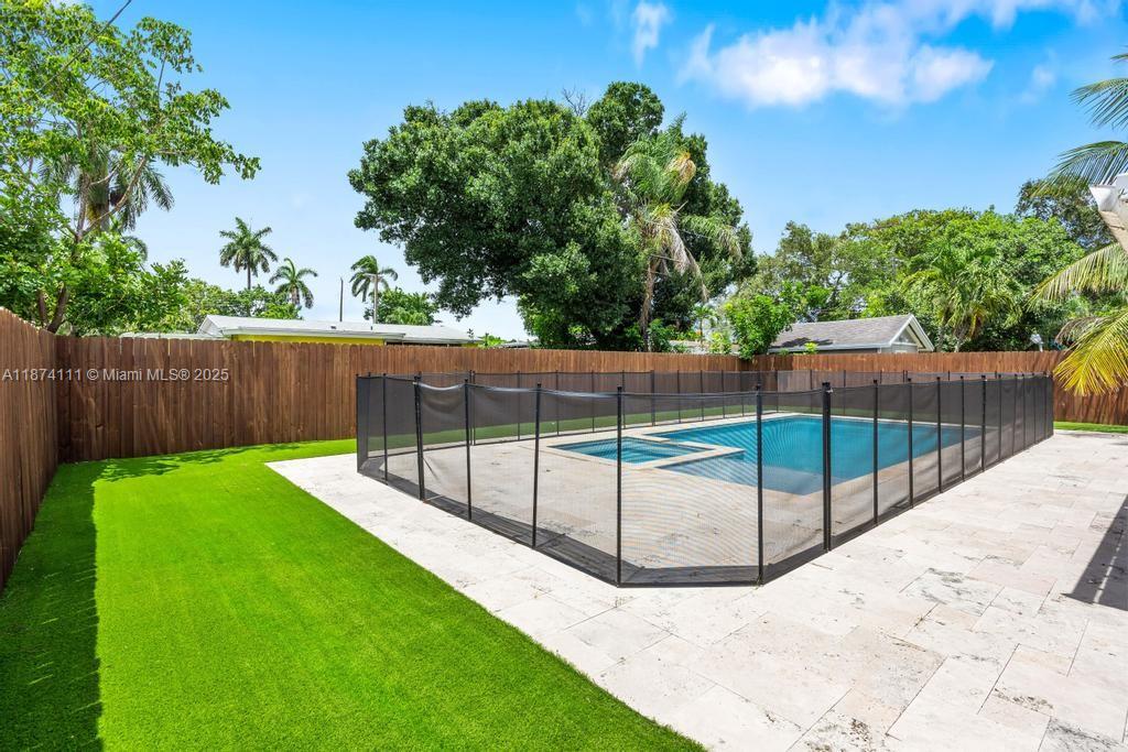 PLAYLAND ISLES - Residential