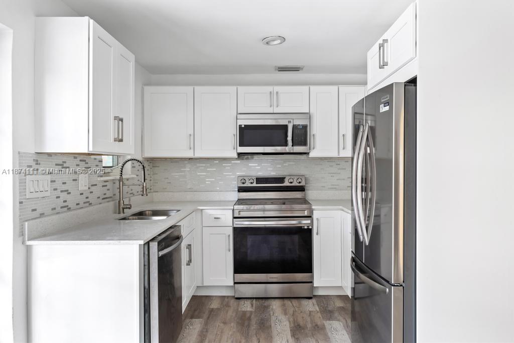 PLAYLAND ISLES - Residential