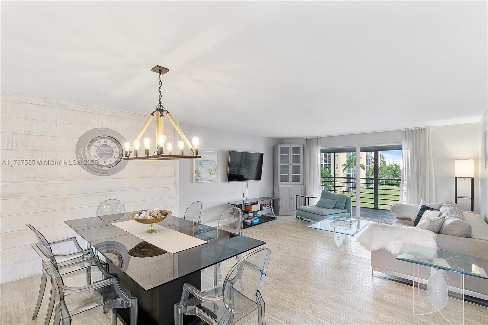 441 Se 3 Rd  St 302, Dania Beach, Miami-Dade County, Florida - 2 Bedrooms  
2 Bathrooms - 