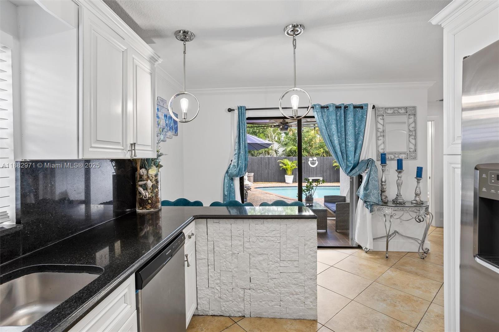 VISTA ENCANTO ADD - Residential