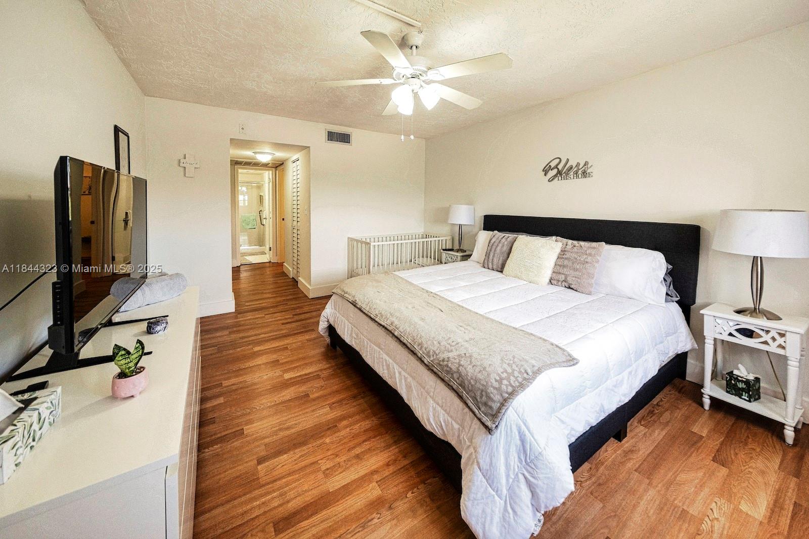 OMEGA CONDO NO 4 - Residential