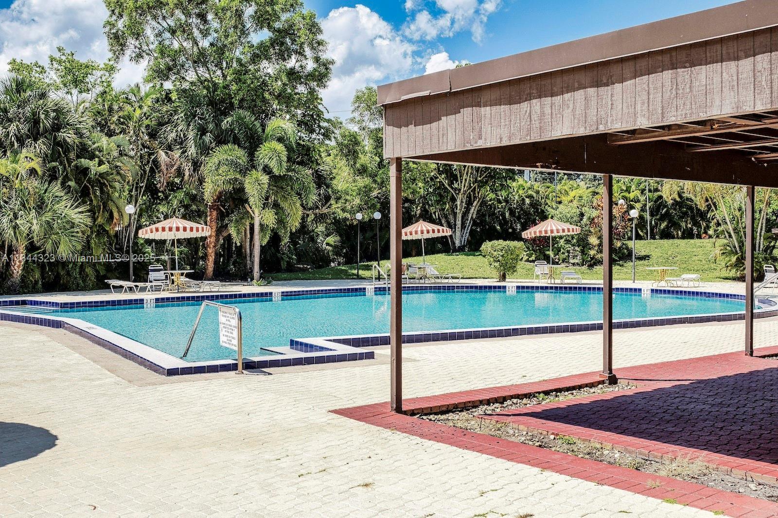 OMEGA CONDO NO 4 - Residential