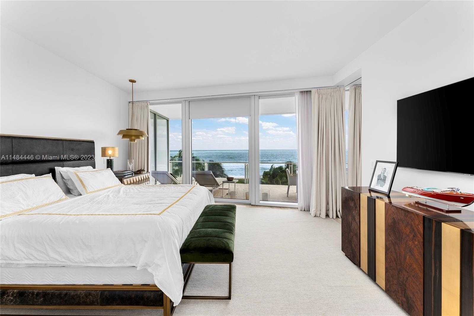 FOUR SEASONS SURF CLUB - Residential