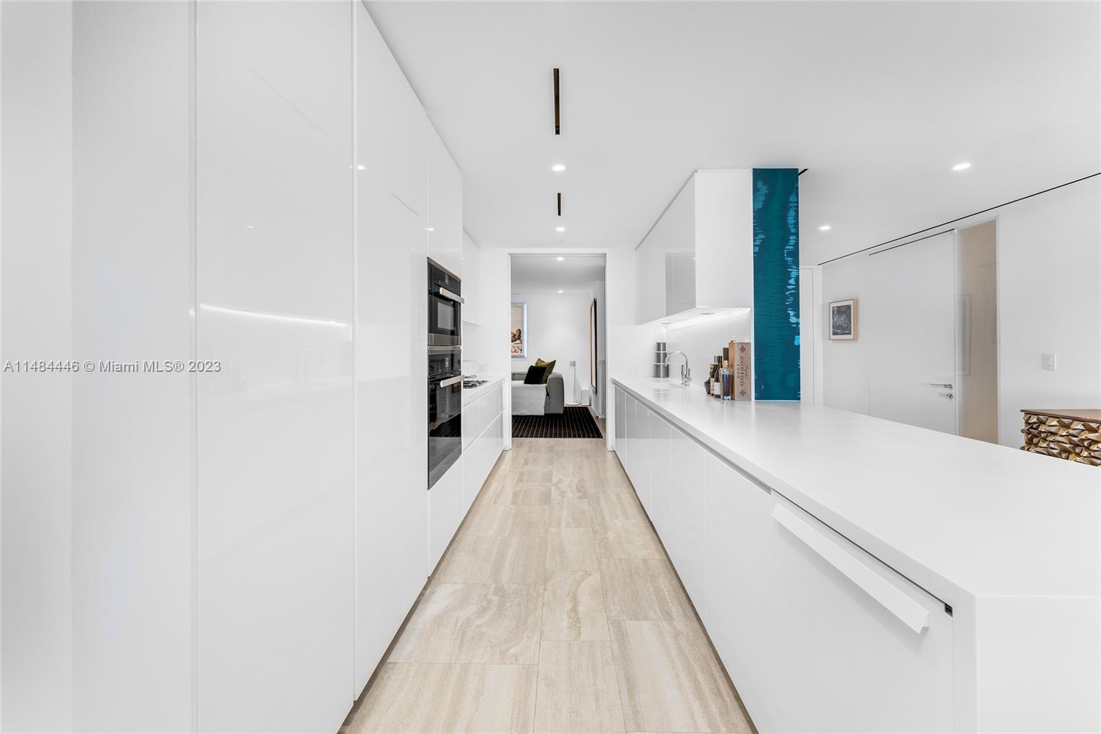 FOUR SEASONS SURF CLUB - Residential