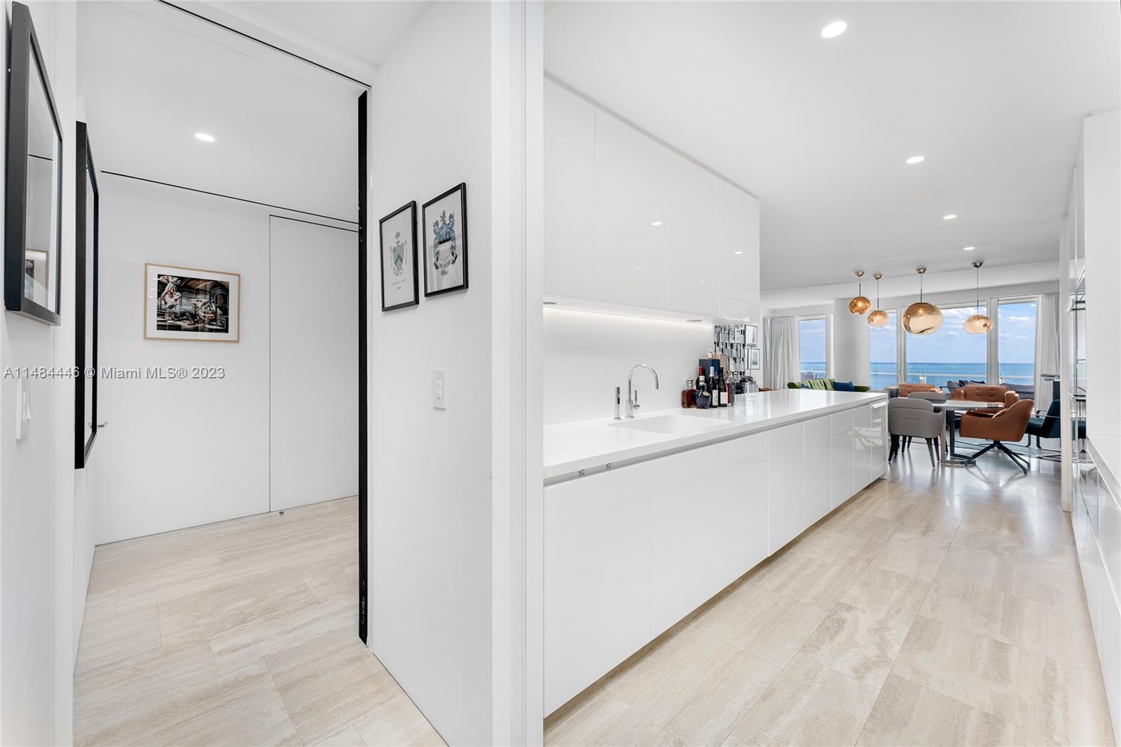 FOUR SEASONS SURF CLUB - Residential