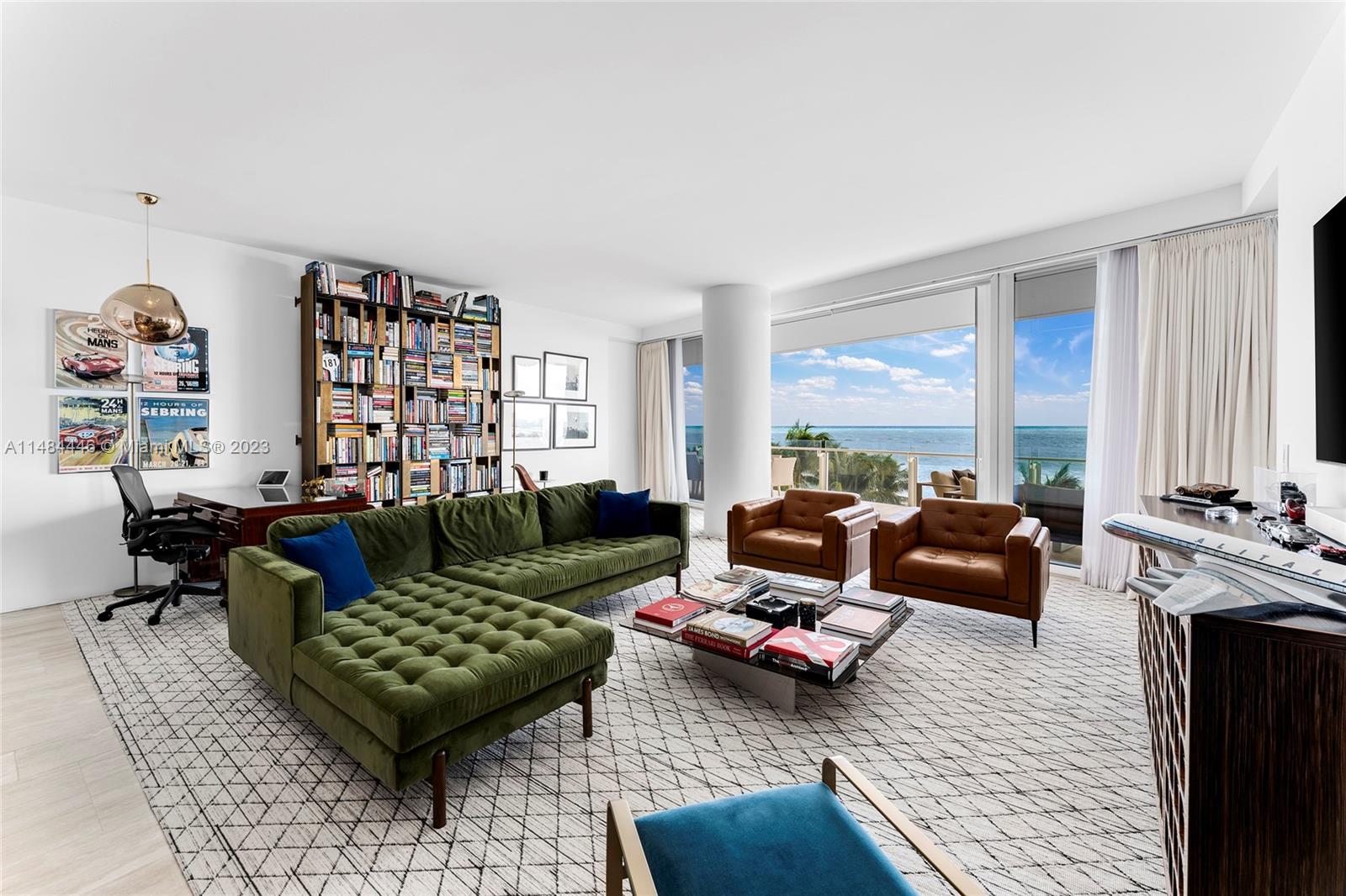 FOUR SEASONS SURF CLUB - Residential