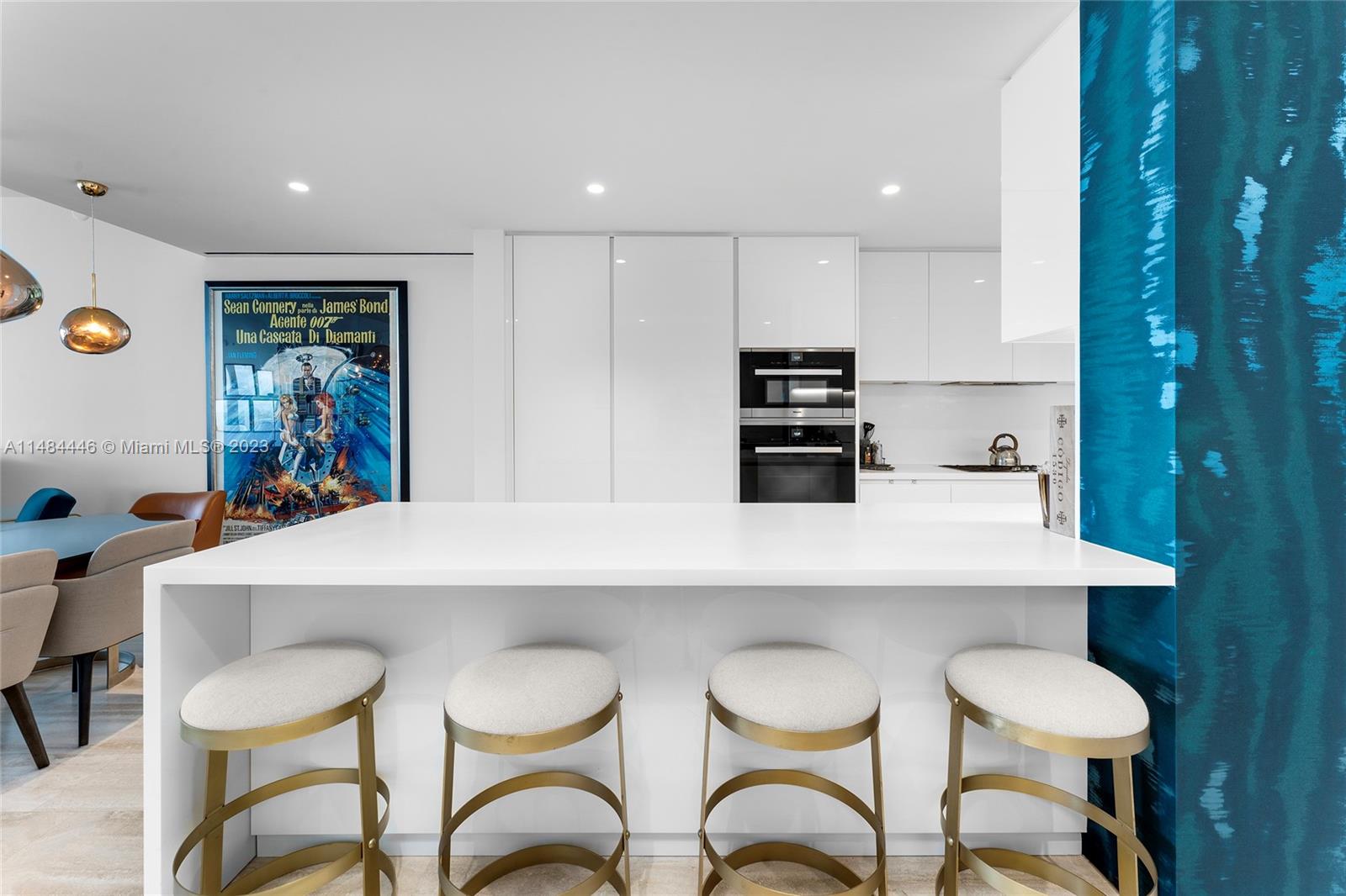 FOUR SEASONS SURF CLUB - Residential