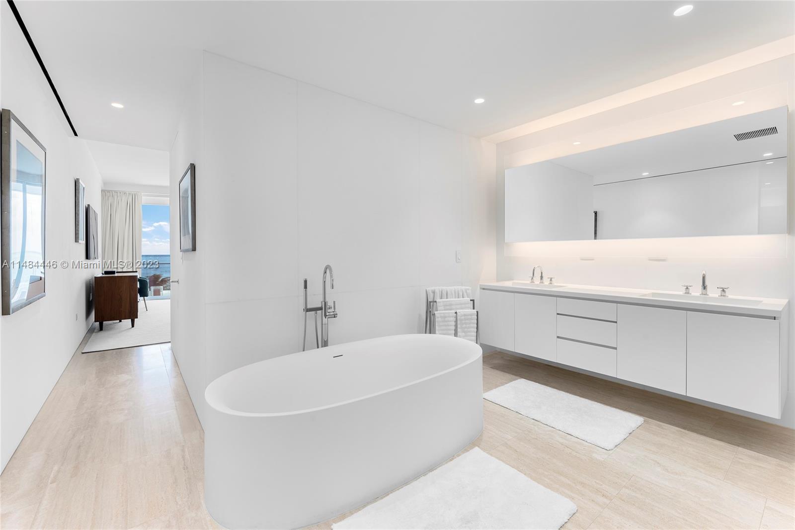 FOUR SEASONS SURF CLUB - Residential