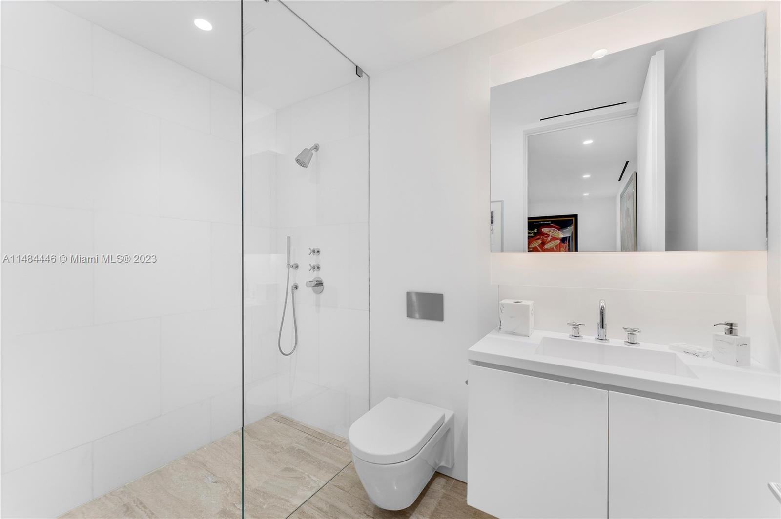 FOUR SEASONS SURF CLUB - Residential