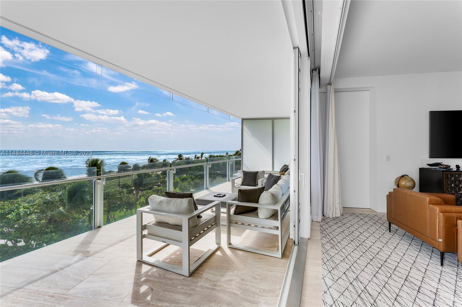 FOUR SEASONS SURF CLUB - Residential