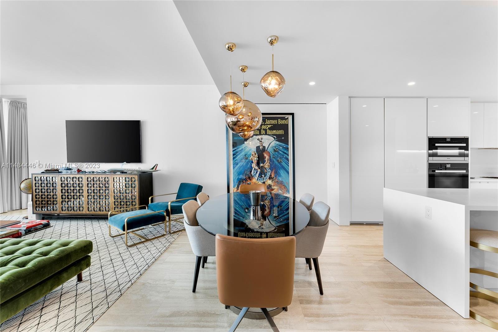 FOUR SEASONS SURF CLUB - Residential