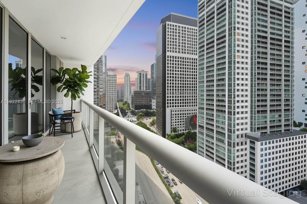 ICON BRICKELL CONDO NO 3 - Residential