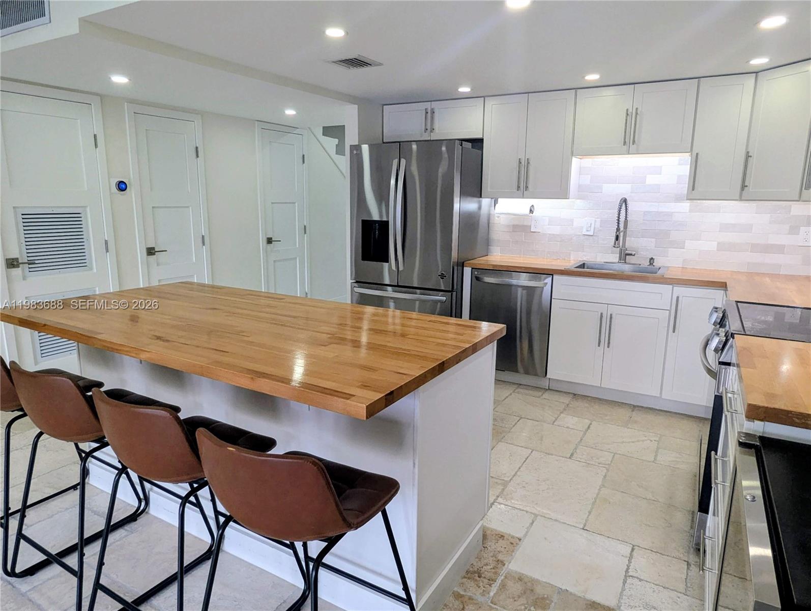 BEACH CLUB VILLAS CONDO I - Residential