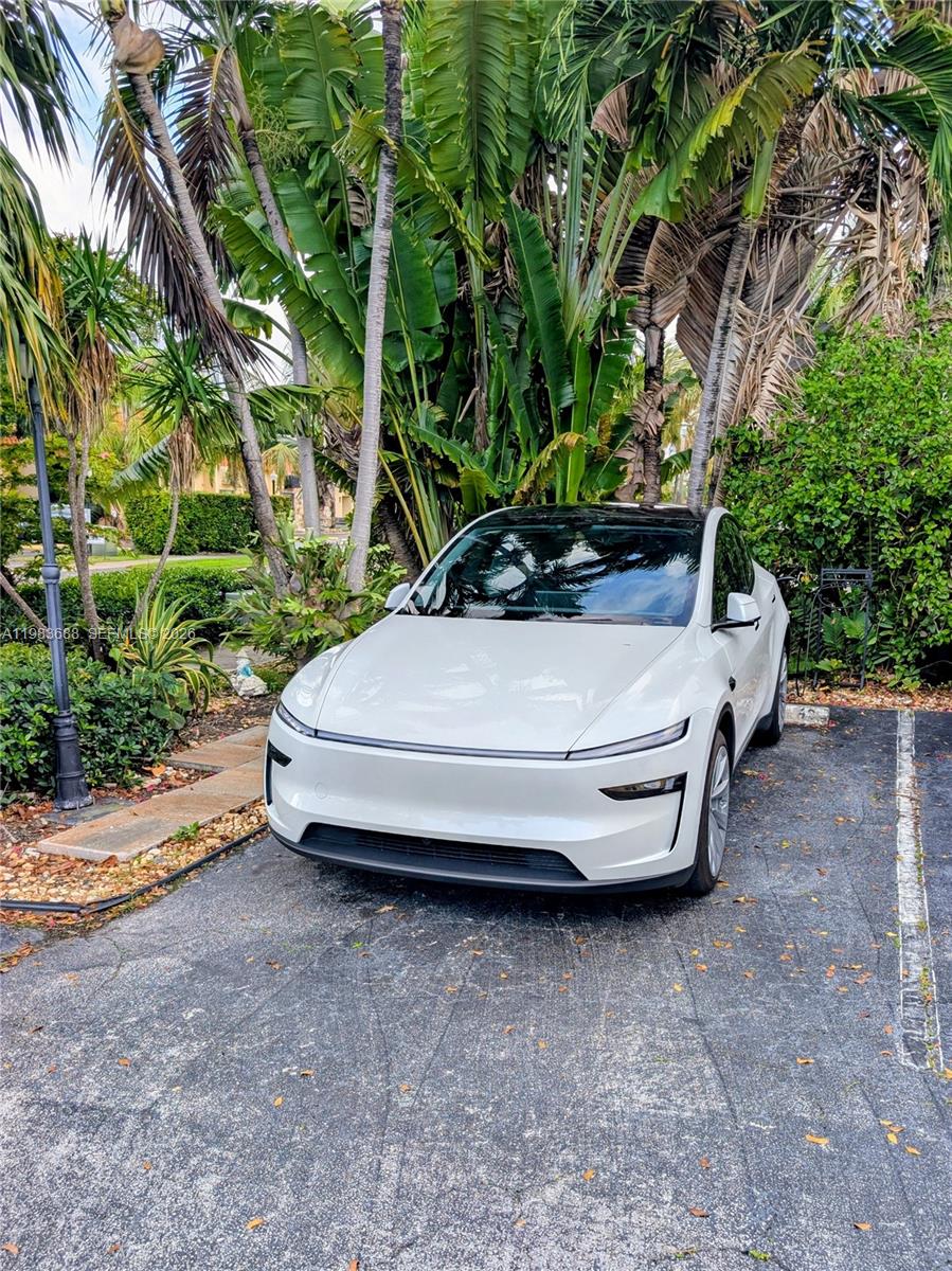 BEACH CLUB VILLAS CONDO I - Residential