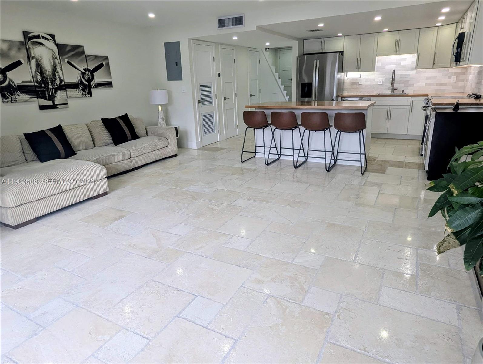 BEACH CLUB VILLAS CONDO I - Residential