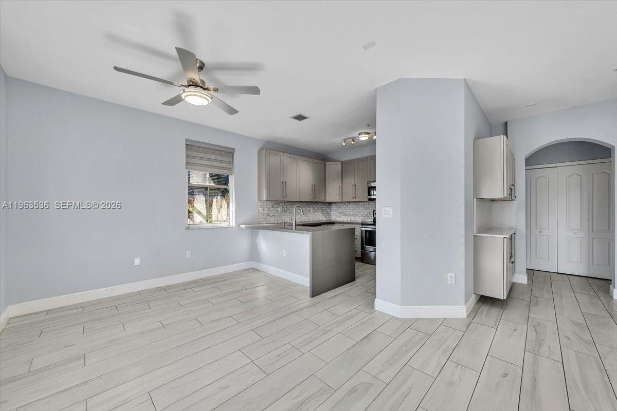 COURTYARDS AT JACARANDA C - Residential