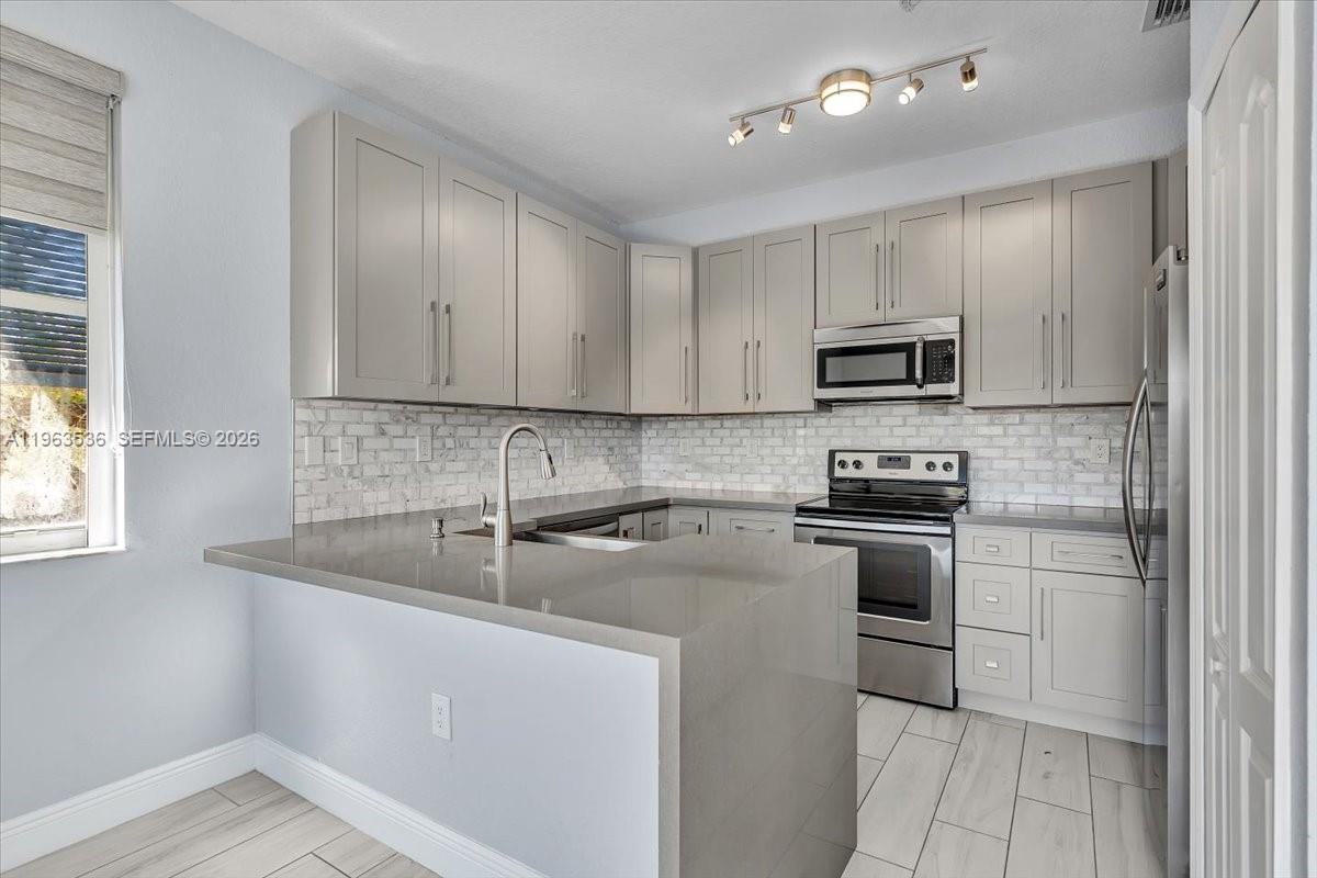 COURTYARDS AT JACARANDA C - Residential