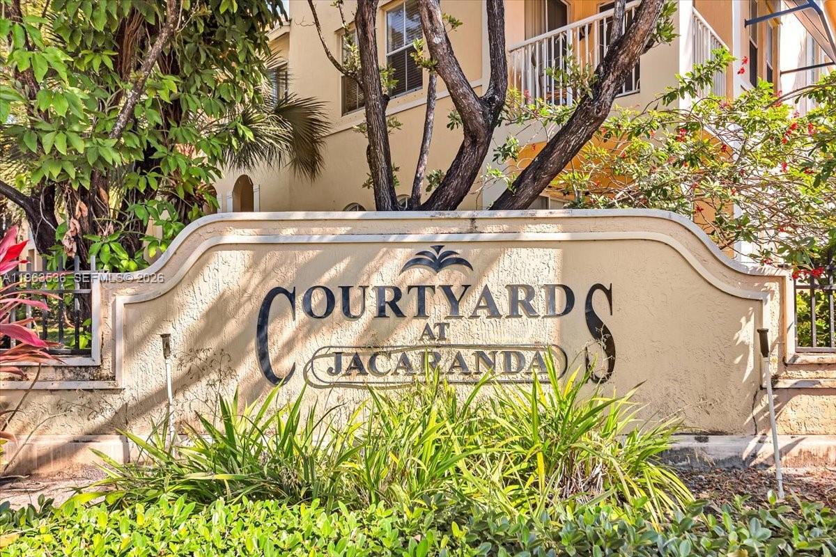 150 Jacaranda Country Club Dr 200