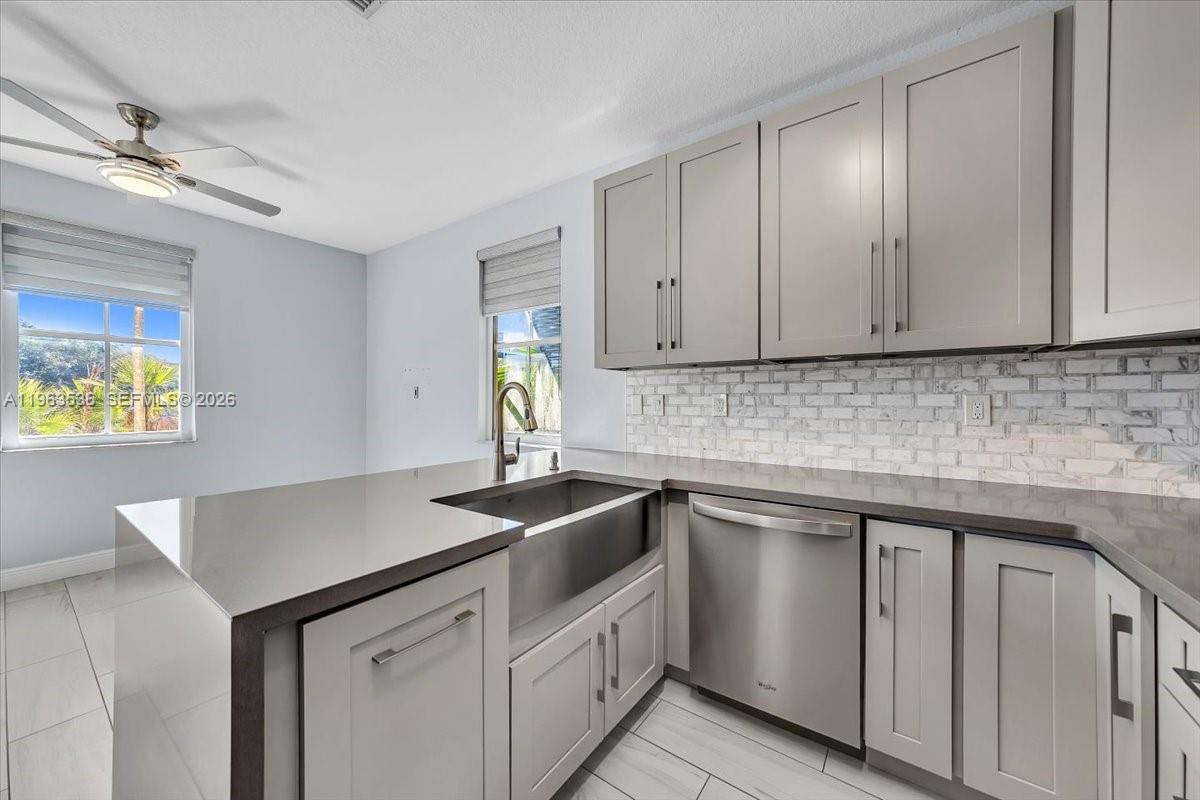 COURTYARDS AT JACARANDA C - Residential