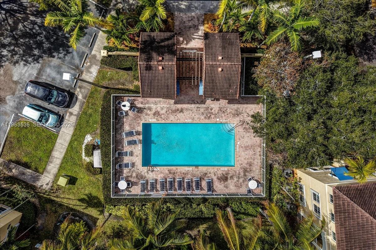 150 Jacaranda Country Club Dr 200