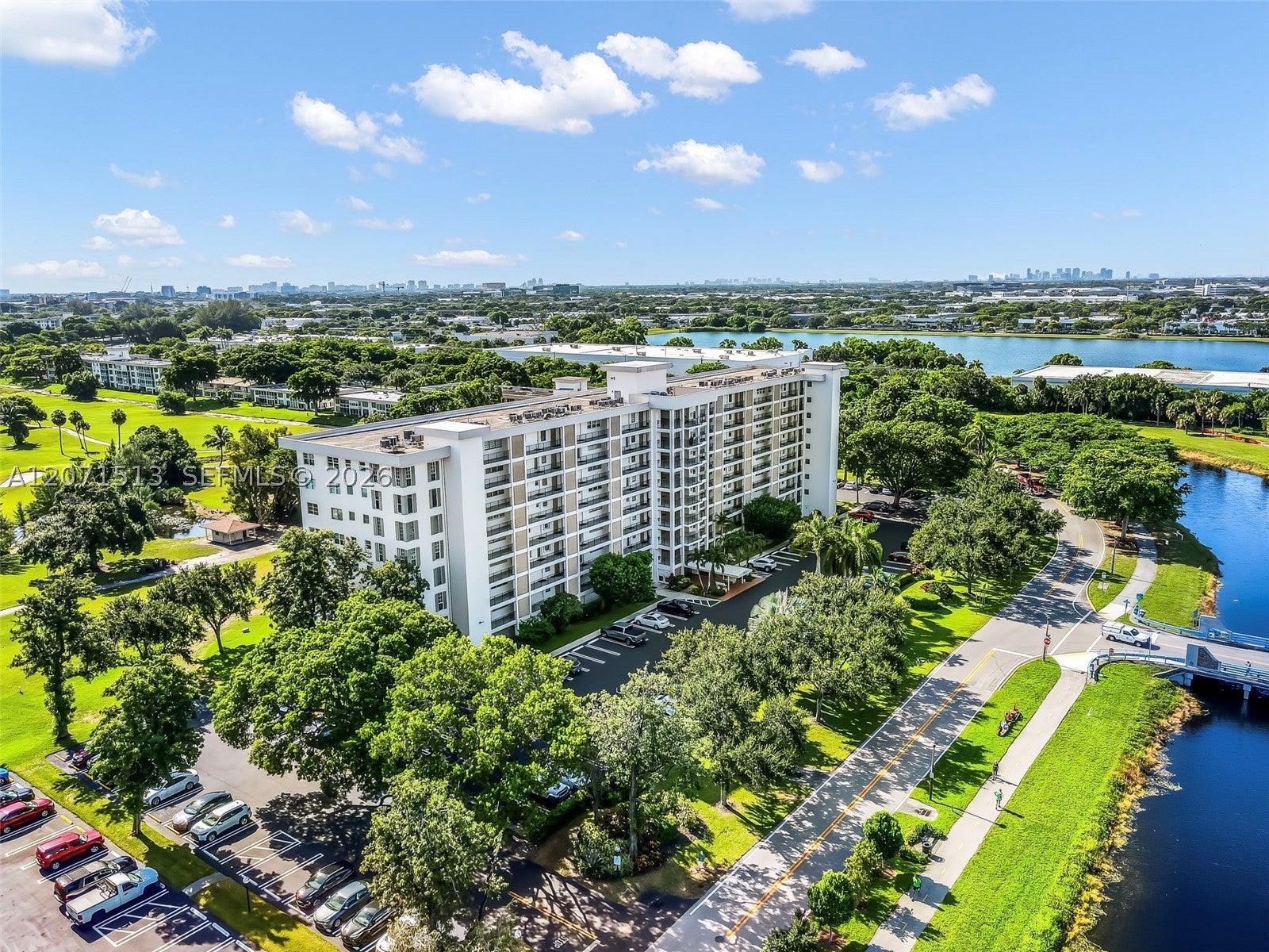3300 N Palm Aire Dr