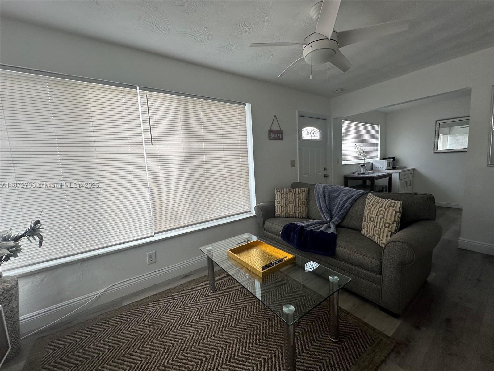 HALLANDALE PARK - Residential Income