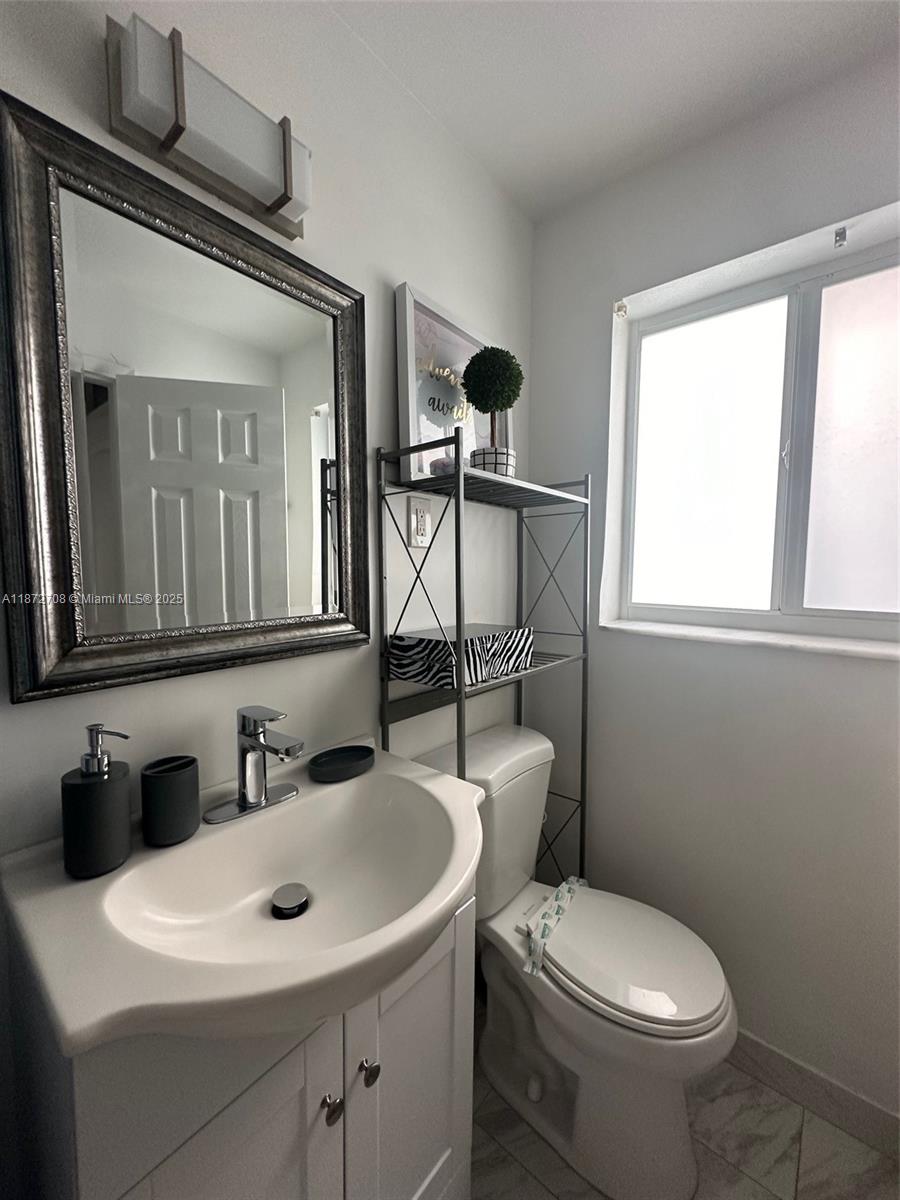 HALLANDALE PARK - Residential Income