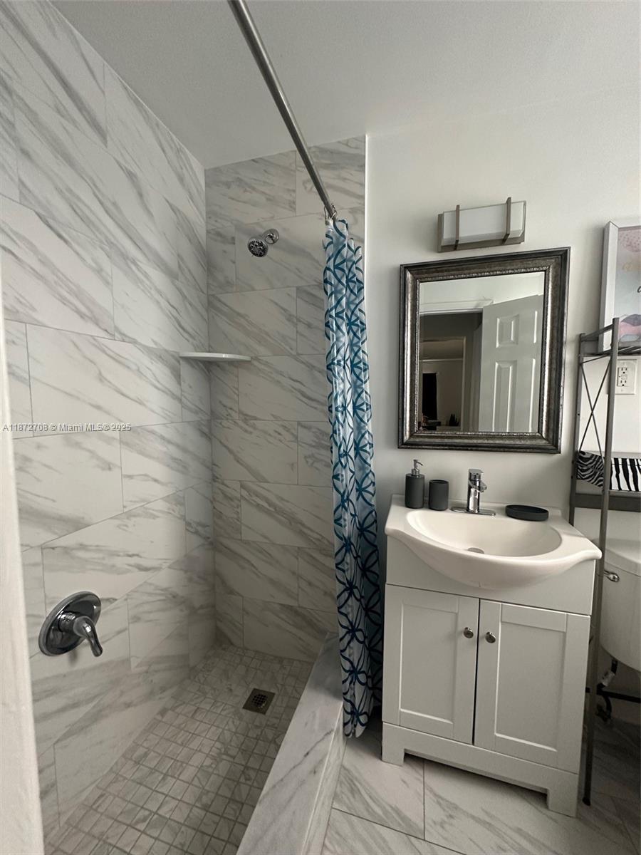 HALLANDALE PARK - Residential Income