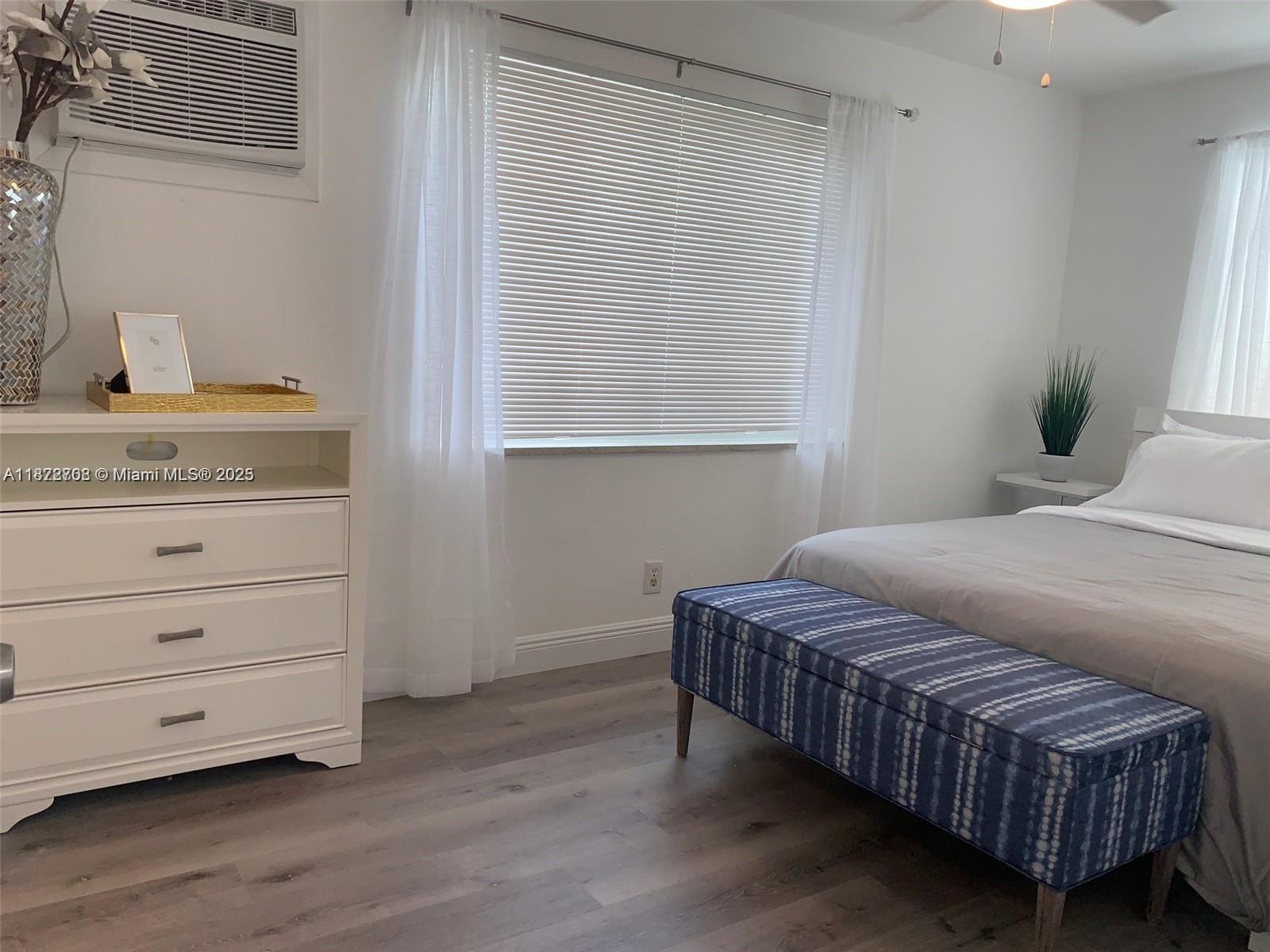 HALLANDALE PARK - Residential Income