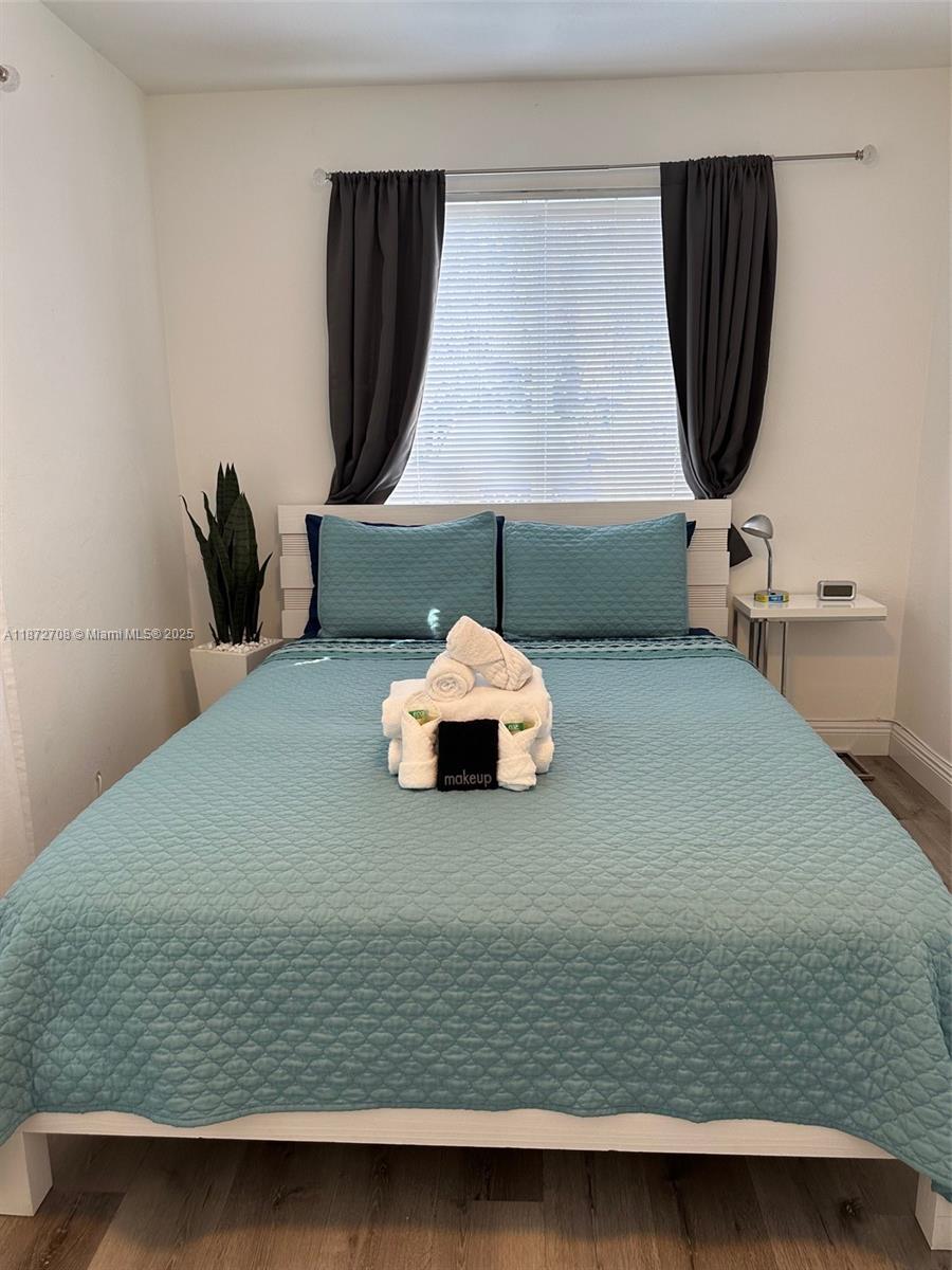 HALLANDALE PARK - Residential Income