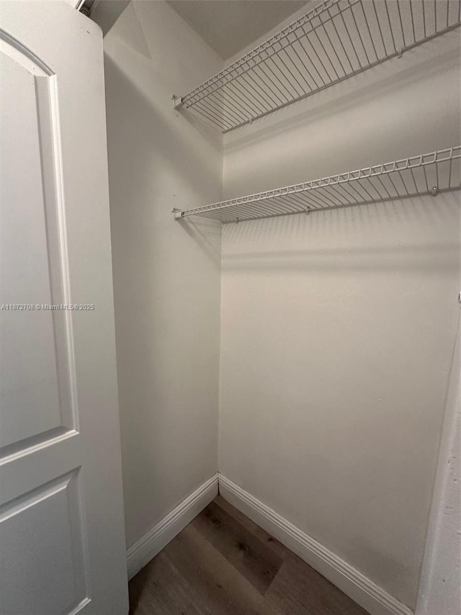 HALLANDALE PARK - Residential Income