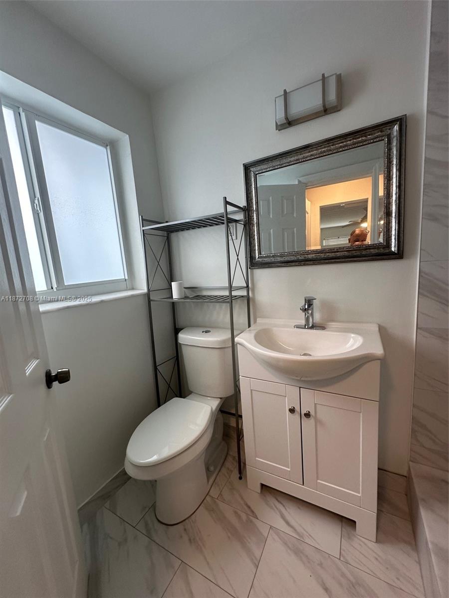 HALLANDALE PARK - Residential Income