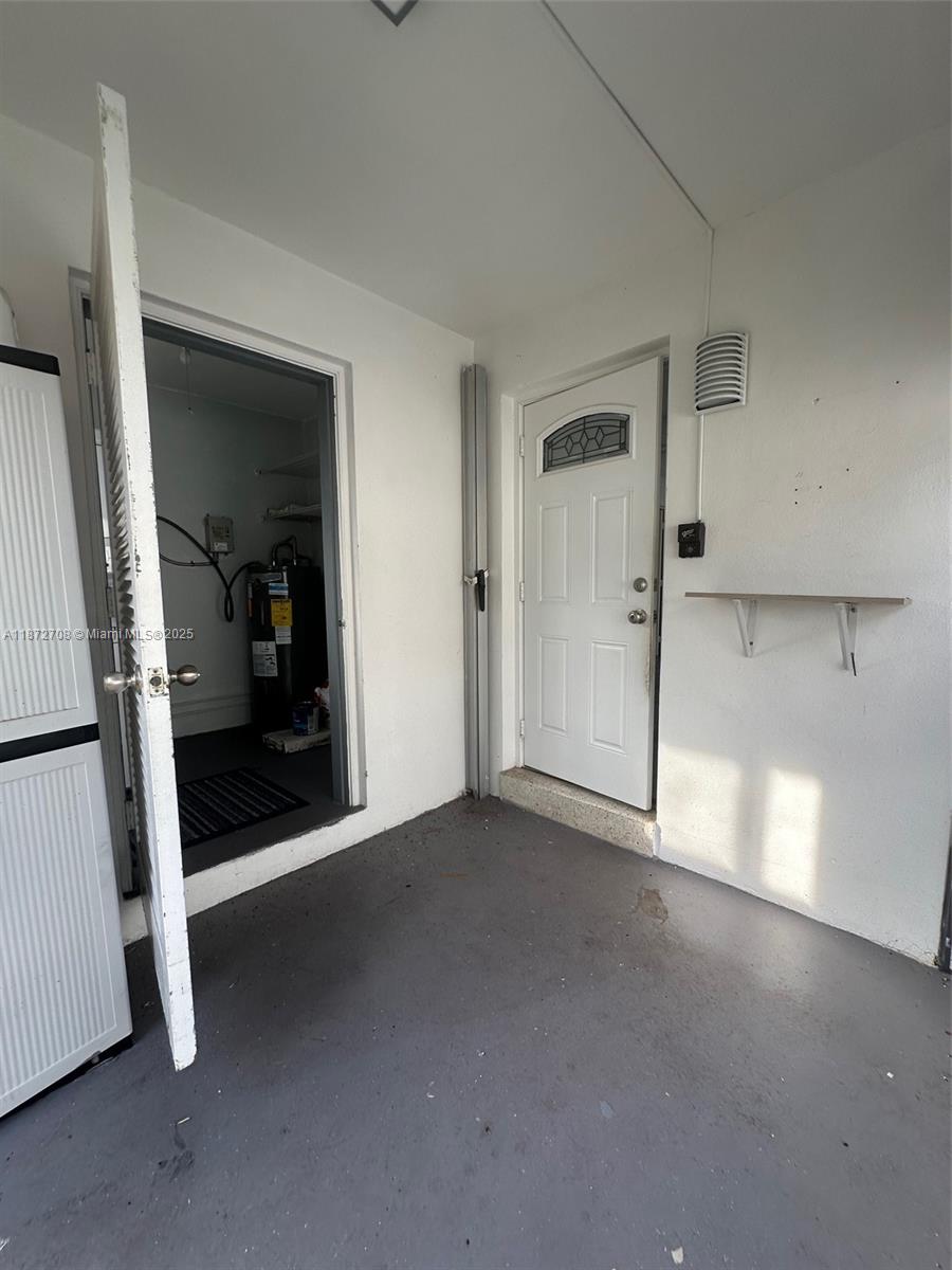 HALLANDALE PARK - Residential Income