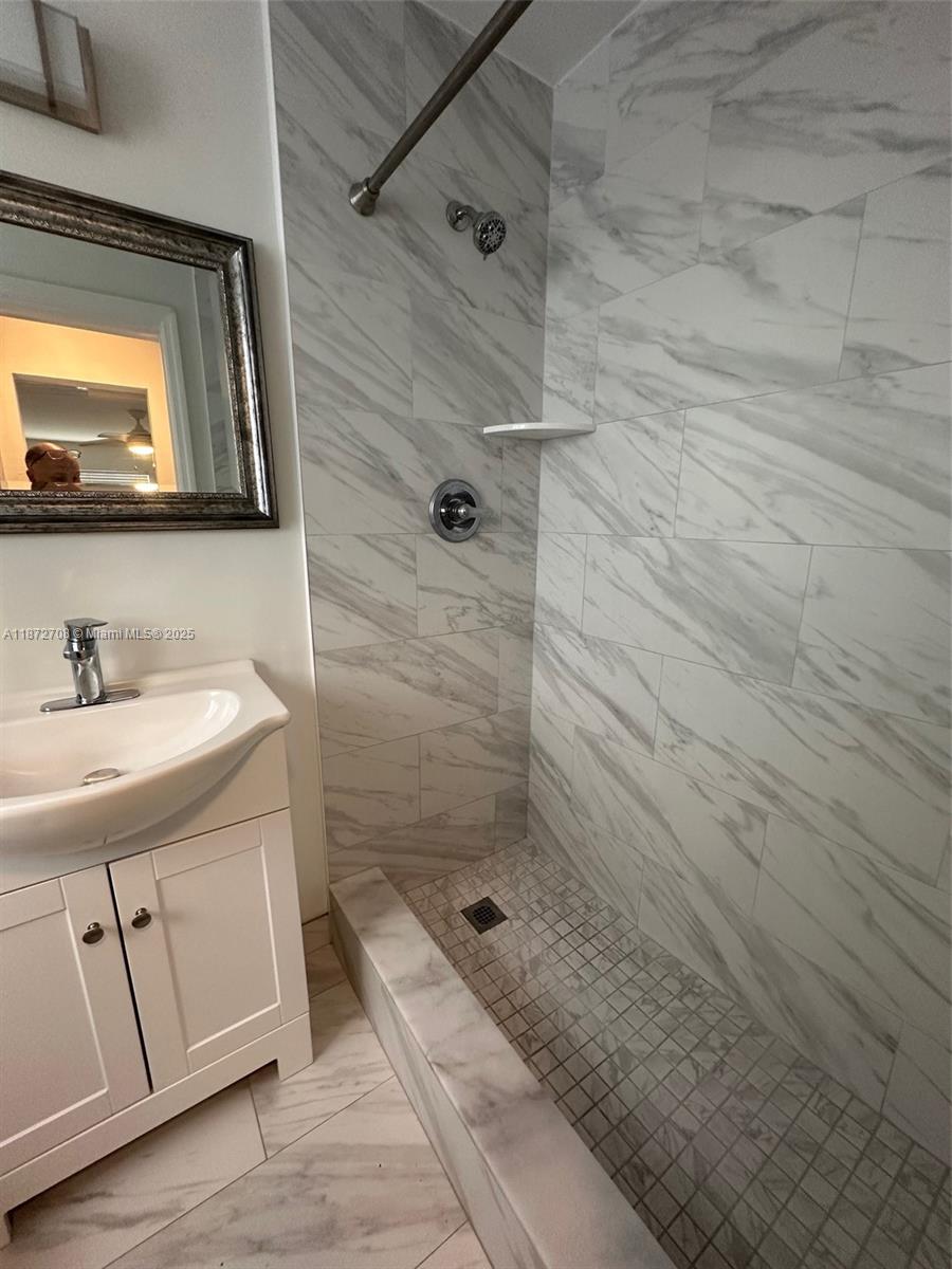 HALLANDALE PARK - Residential Income