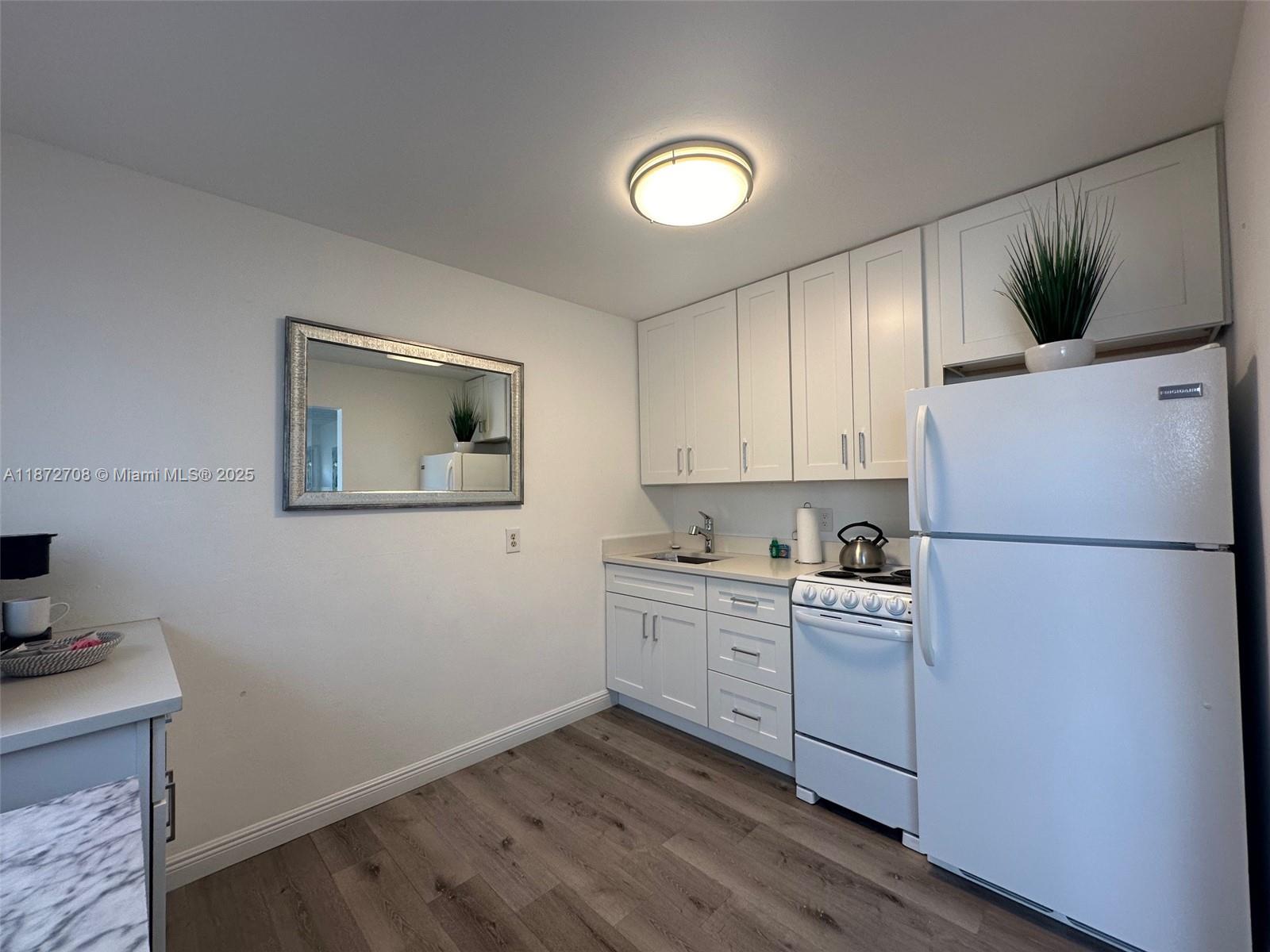 HALLANDALE PARK - Residential Income