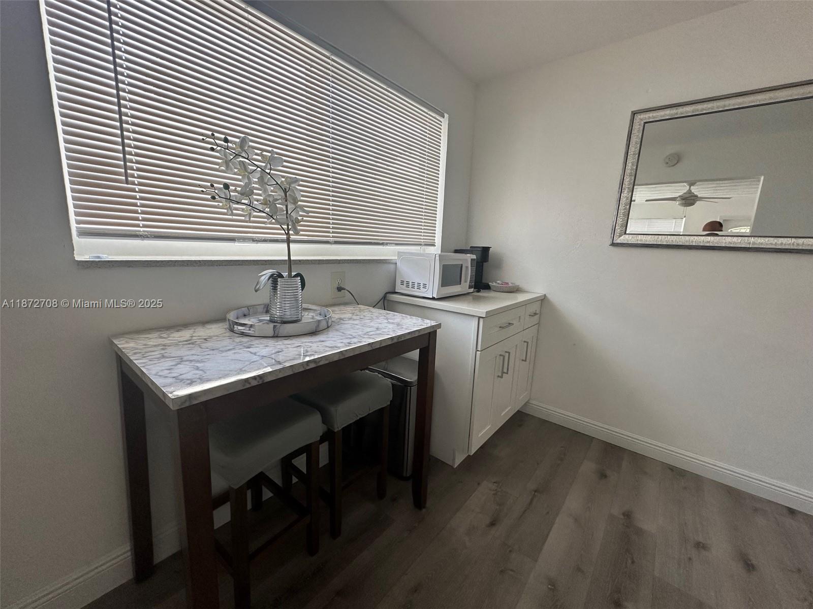 HALLANDALE PARK - Residential Income